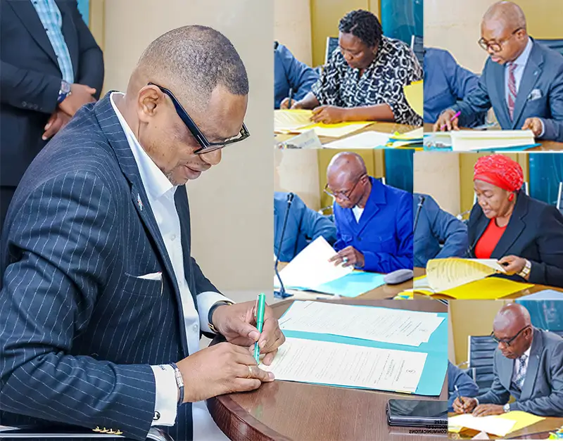 José Mpanda Kabangu signe un contrat de performance avec les directeurs du Secrétariat général des PTNTIC en RDC